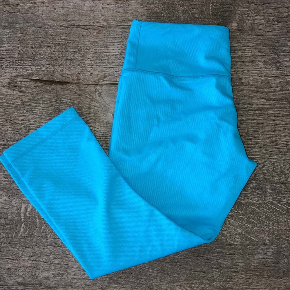Lululemon wunder under Crop, Size 6